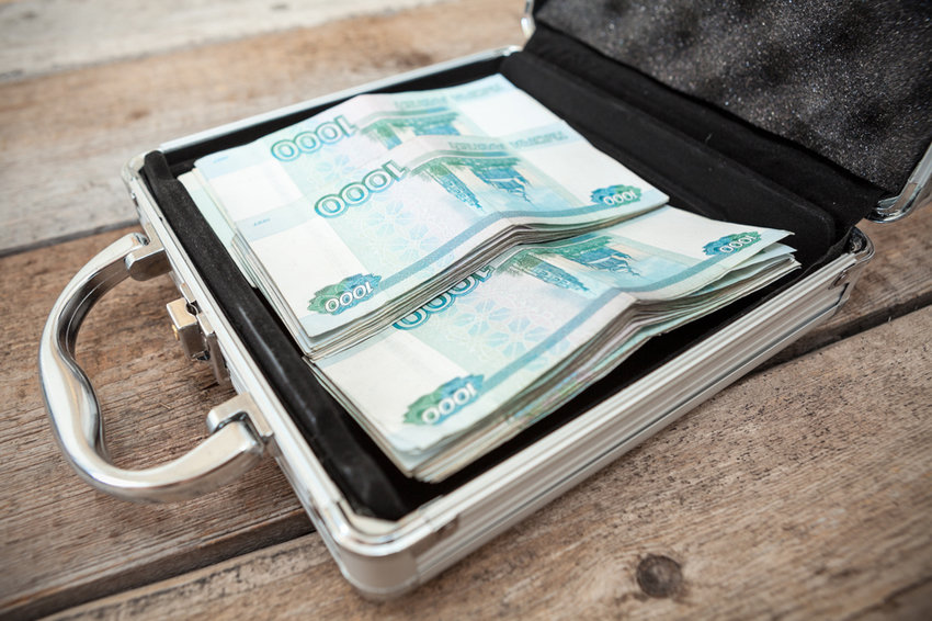 Минюст предлагает премировать приставов за счет части взысканных средств