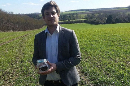 Британец выставил на продажу банку со свежим воздухом