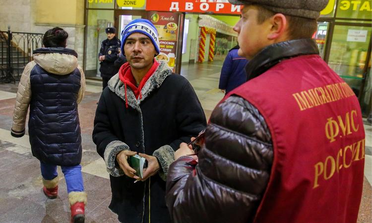 Нелегалы опустошили бюджет РФ