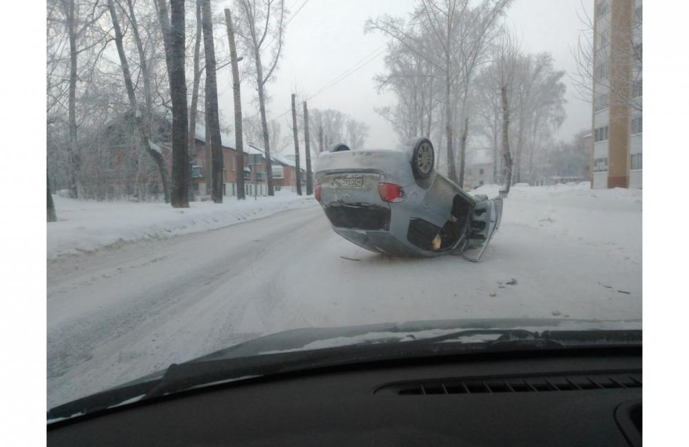 Плохая работа дорожников привела к шести ДТП за сутки: 9 кузбассовцев пострадали