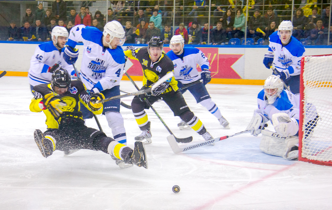 Наши делают погоду