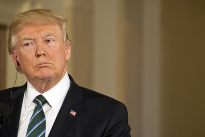 Мужчина пробрался мимо охраны в кабинет Трампа и сделал селфи