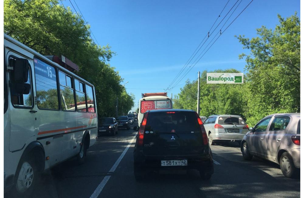 Пробки новокузнецк сейчас. Заводское шоссе Новокузнецк. Пробки Новокузнецк. Пробка в Новокузнецке сегодня. Рынок Новокузнецк заводское шоссе.