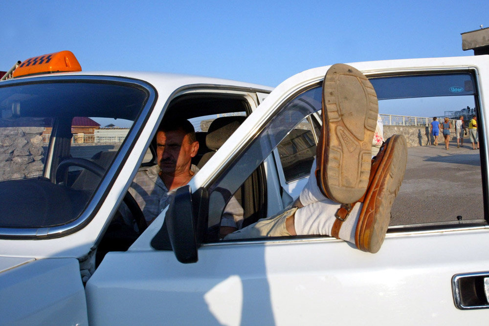 Агрегаторам запретят нанимать таксистов с судимостью