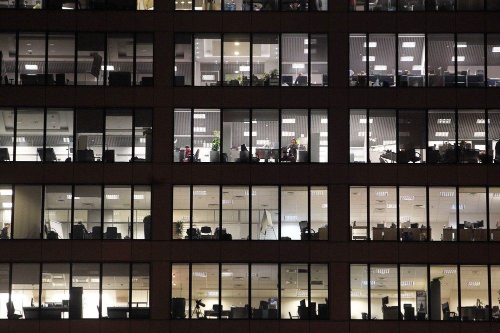 Почему рабочий день удлиняется, а производительность падает