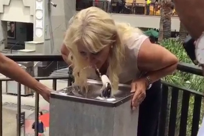 Питьевые фонтанчики с текилой установили в Лос-Анджелесе