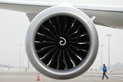 Нарисовавший сам себя в небе над США самолет тестировал новый двигатель