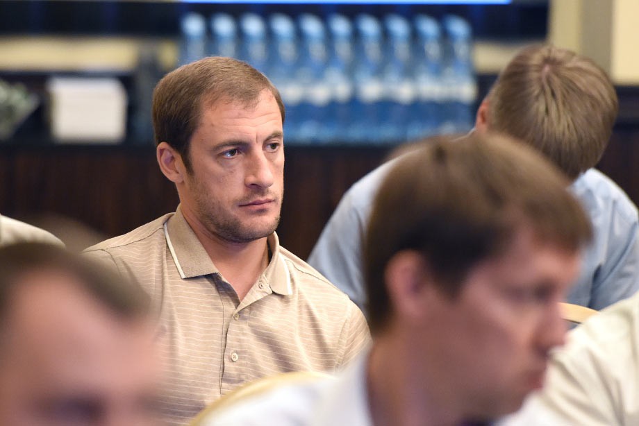 Новый переворот в «Кузне». Почему уволили Зиновьева и тренерский штаб