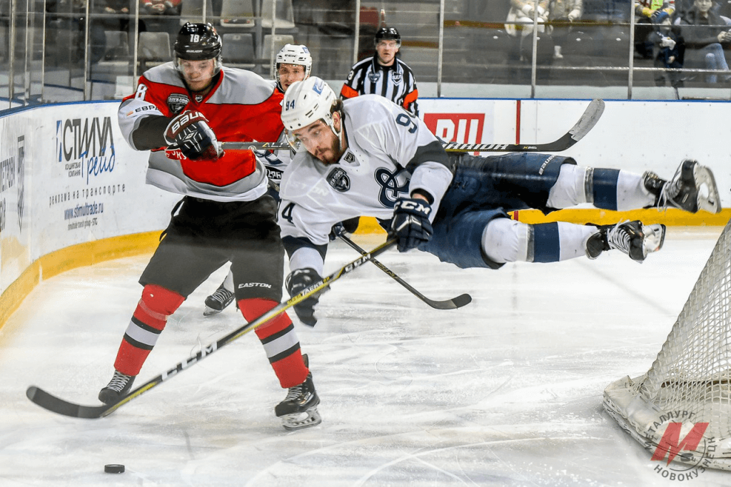 У «Металлурга» в серии с «Динамо» - три проблемы. Одна нерешаемая