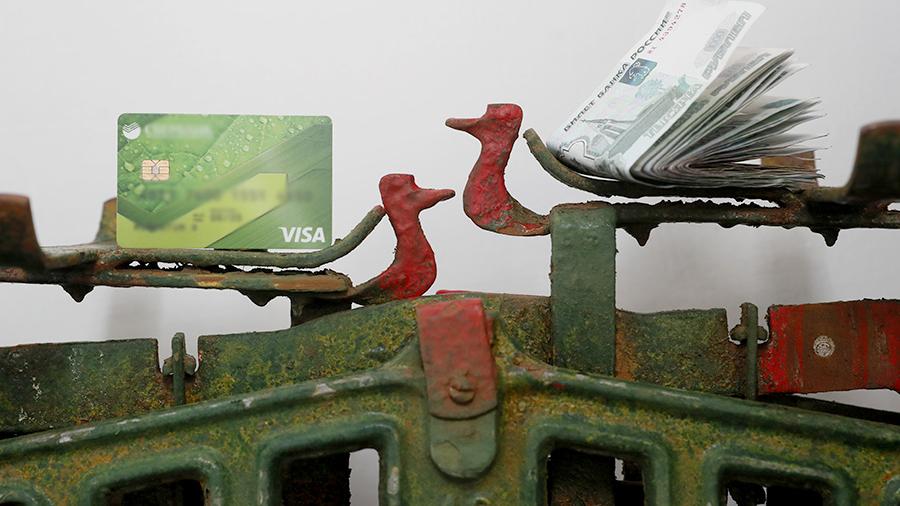 Лимиты по кредиткам похудели