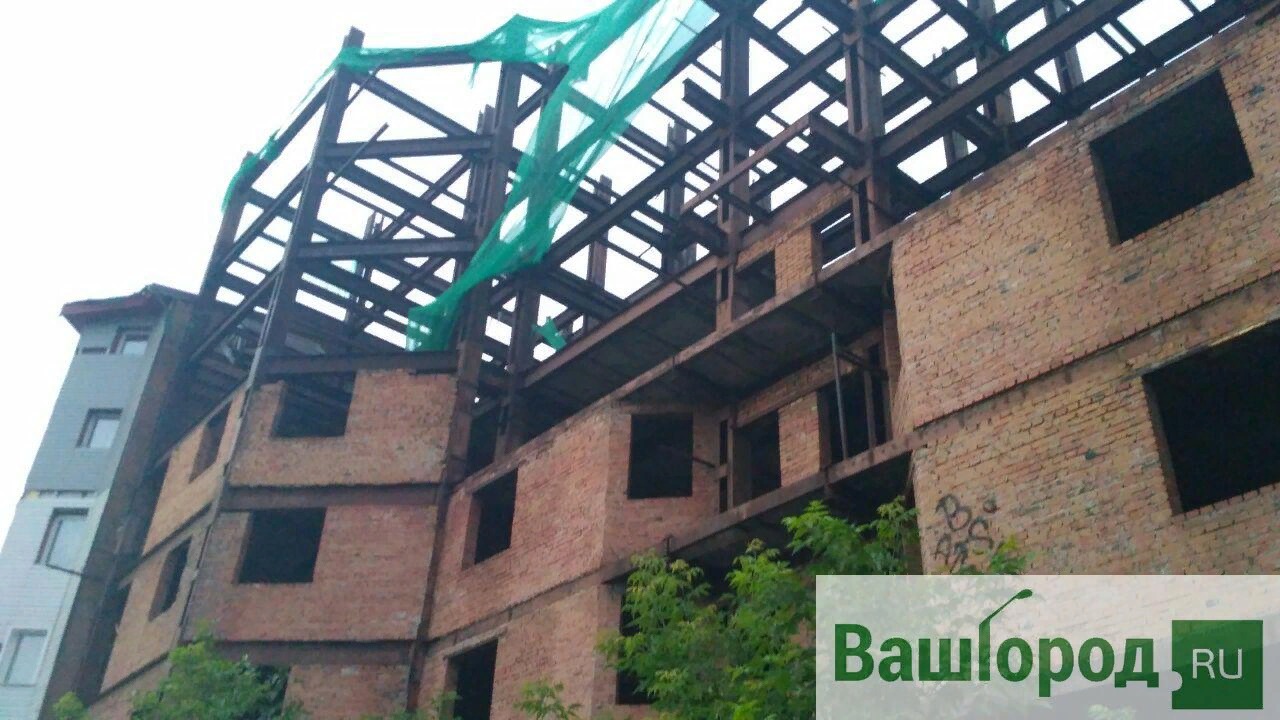 Страшное здание в центре Новокузнецка: знаменитый долгострой додолгостроят