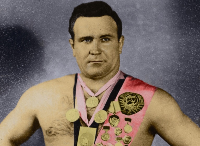 Памятник легендарному кузбасскому борцу Владимиру Манееву украсил Новокузнецк к 400-летнему юбилею города