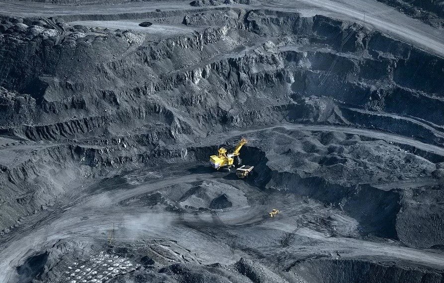 В посёлке под Новокузнецком, который сжирает угольный разрез, начался беспредел