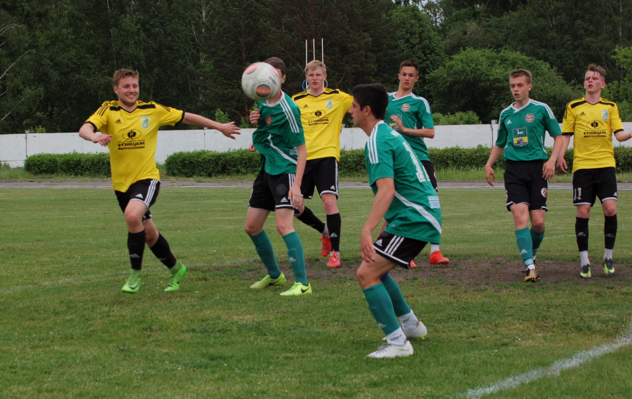 Футбол. Первенство Кузбасса. Финиш будет горячим