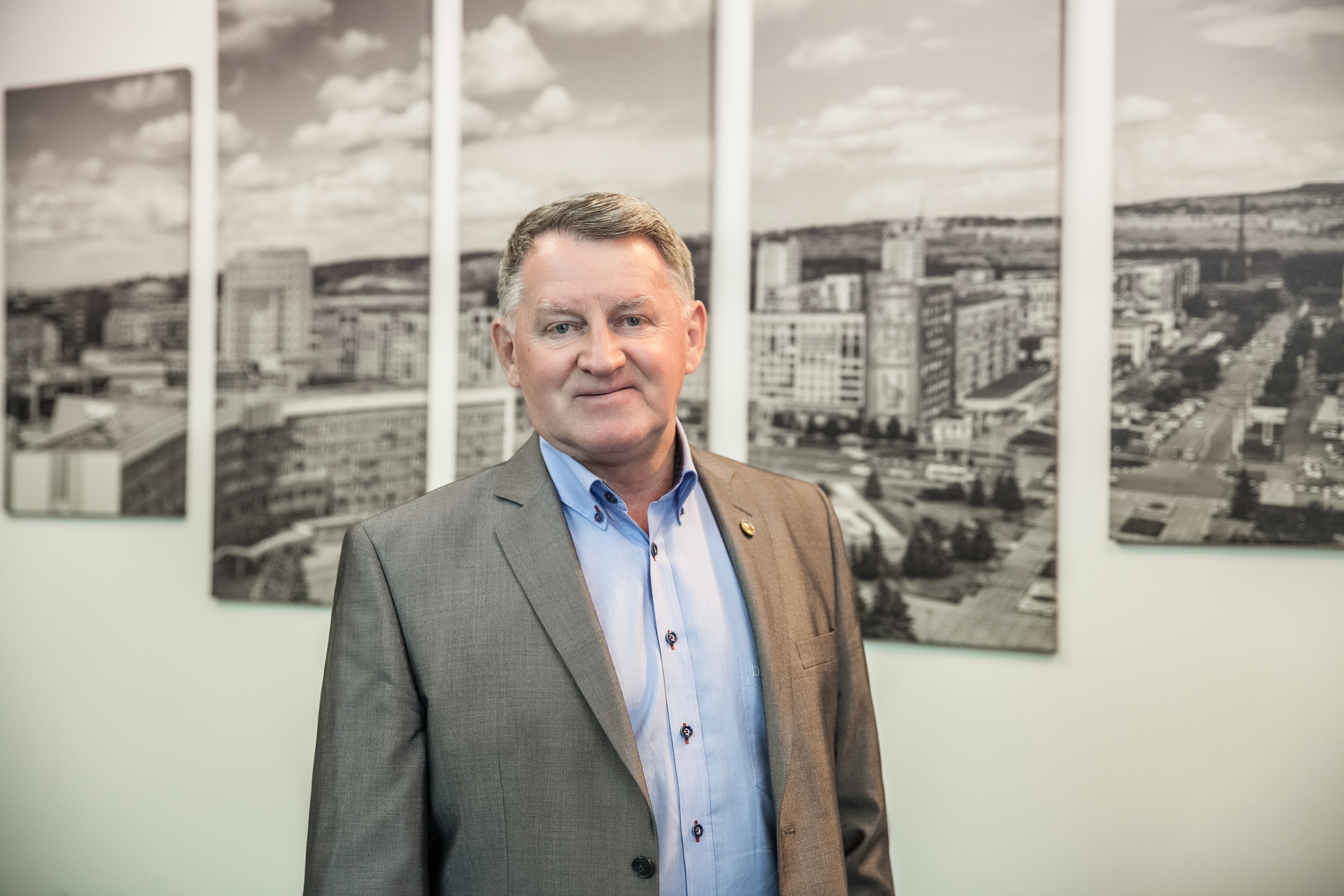 Родом из комсомола – сейчас таких не делают