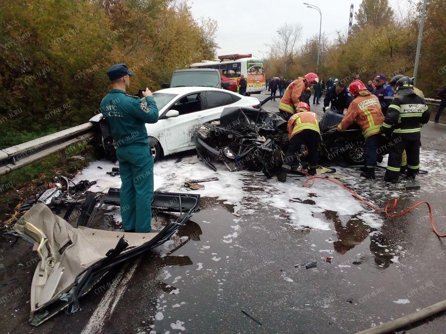 Второй автобус едва избежал столкновения