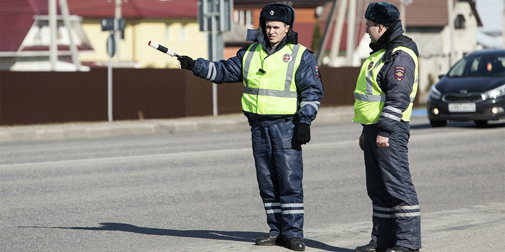 Знак «Шипы» и антирадары: в ГИБДД рассказали, за что не будут штрафовать