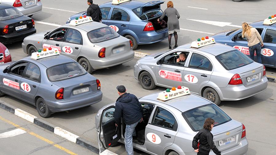 Подрежут на площадке: экзамен на сдачу прав могут укоротить