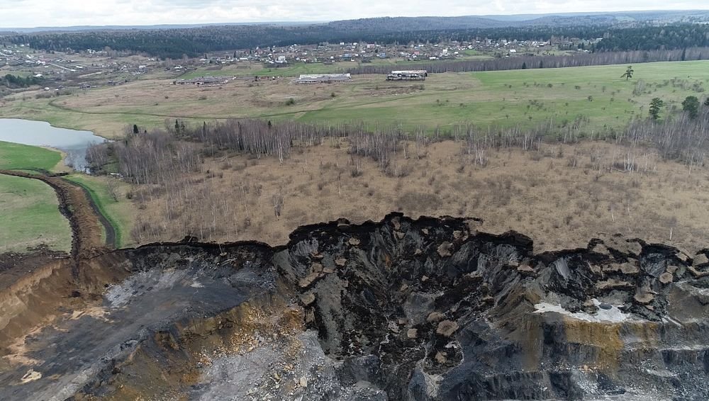 Из Зазеркалья возвратясь...