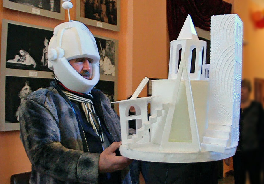 ОДНА ГОЛОВА ХОРОШО, А В ШЛЯПЕ ЛУЧШЕ (видео)