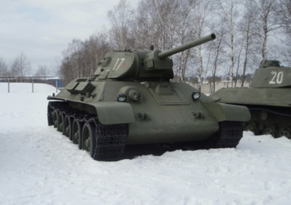 16 января в Кемеровскую область прибыл эшелон с легендарными танками Т-34, переданными России Лаосом