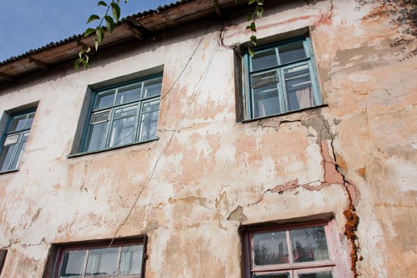 В КУЗБАССЕ ПЛАНИРУЮТ РАССЕЛИТЬ 98 000 «КВАДРАТОВ» АВАРИЙНОГО ЖИЛЬЯ