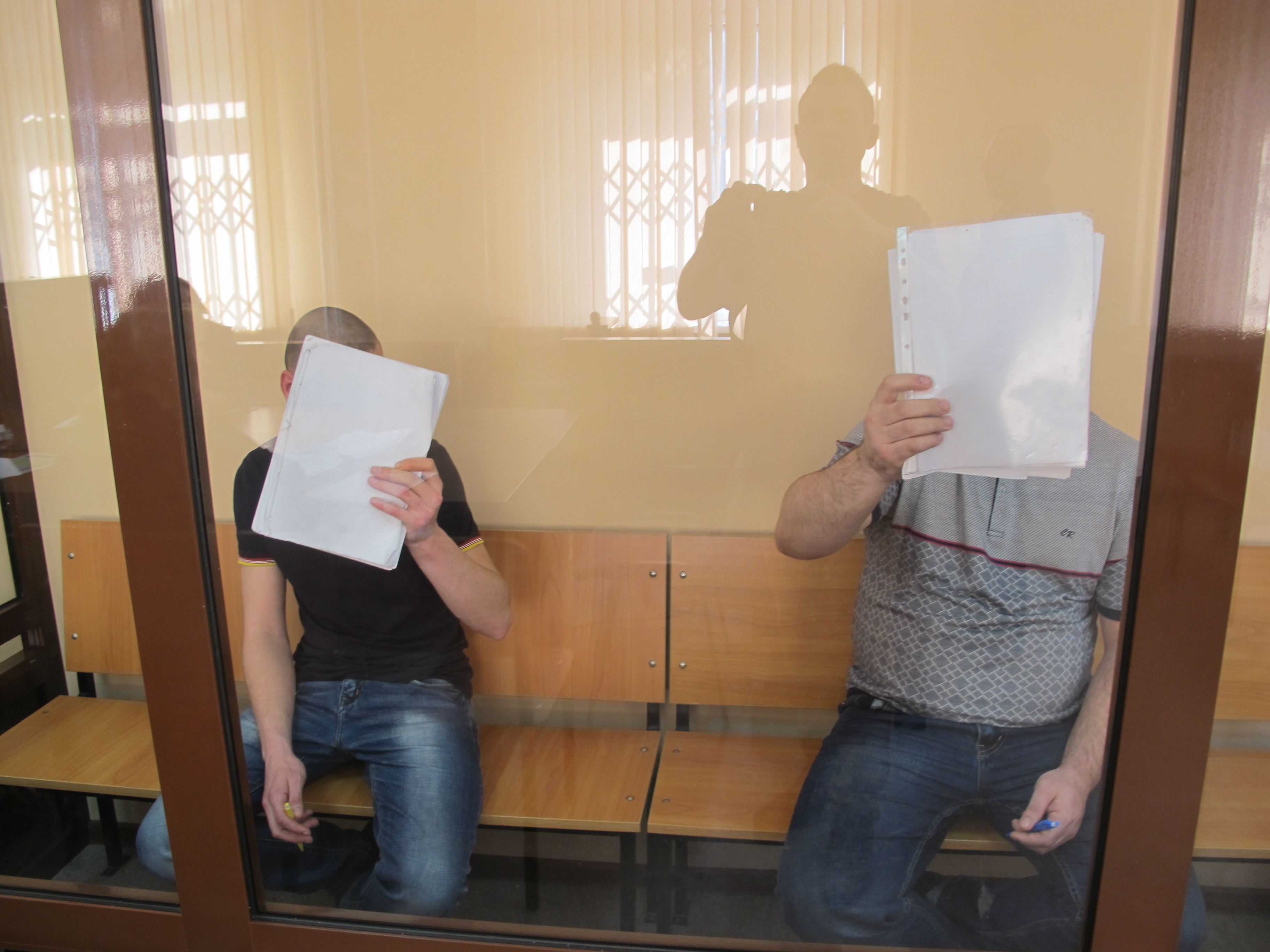 Над сельчанином устроили расправу из-за плохой дороги