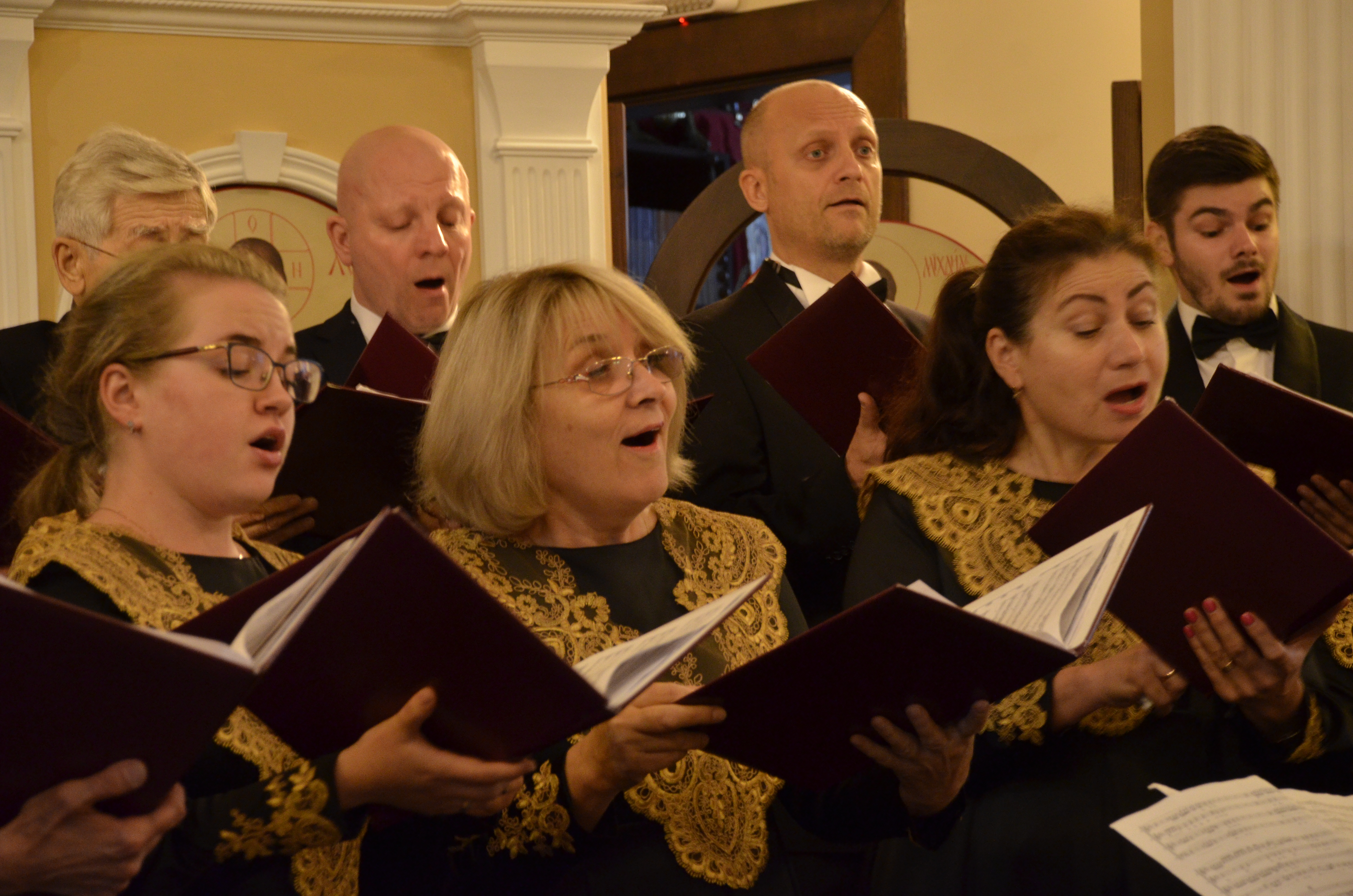 Кон дольчерецца, долорозо, маэстозо, спиритуозо: камерный хор Новокузнецка исполнит знаменитые и малоизвестные шедевры классики в уникальном городском дворце культуры