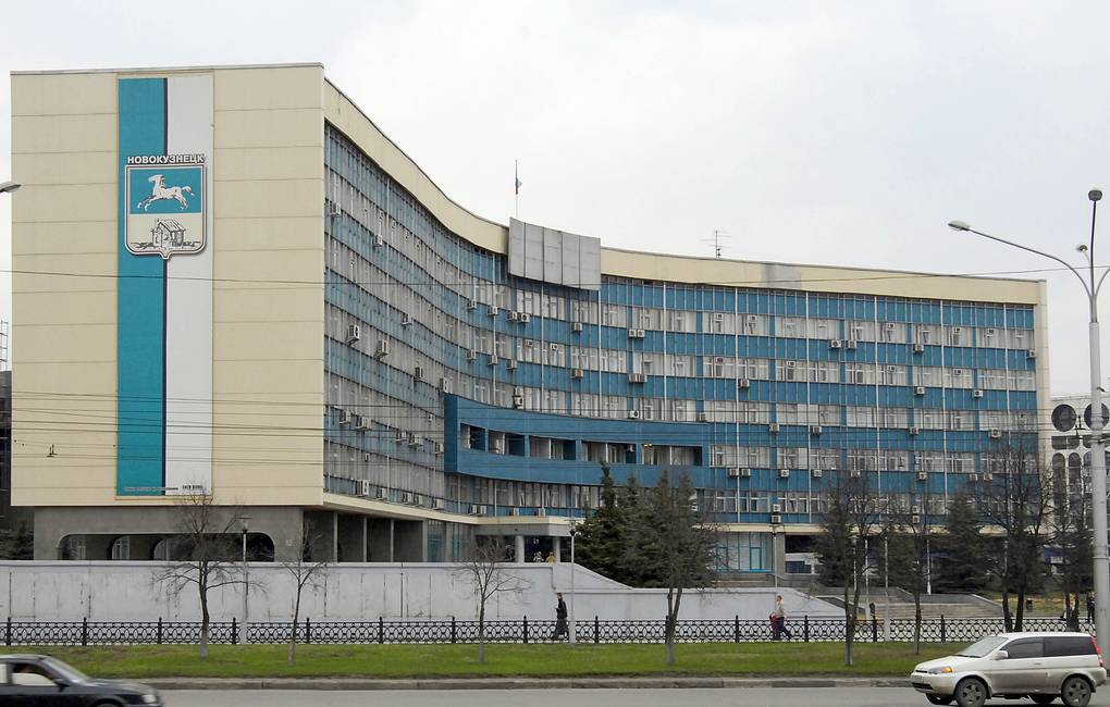 Сотрудники ФСБ проводят оперативные мероприятия в кабинете вице-мэра Новокузнецка