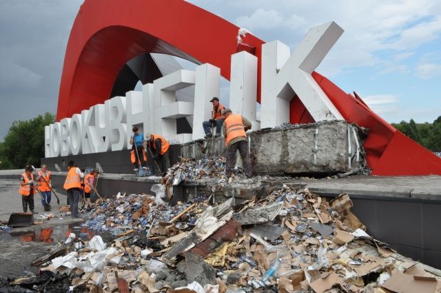 Проблему спуска на стелу надо решать