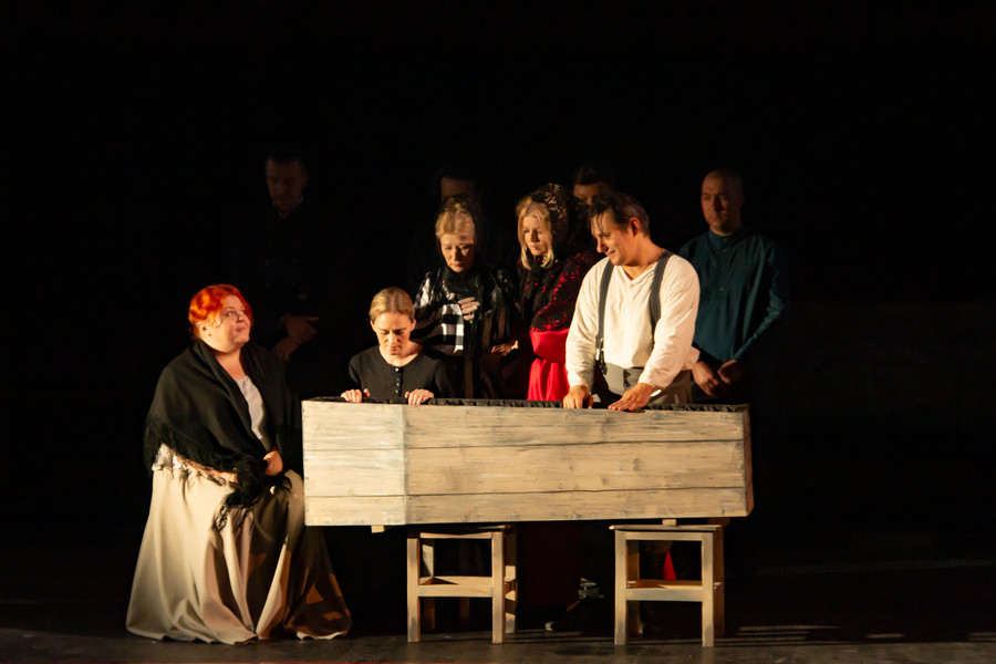 «Школьный буллинг» или что-то большее? Новокузнецкий драмтеатр показал неоднозначную премьеру