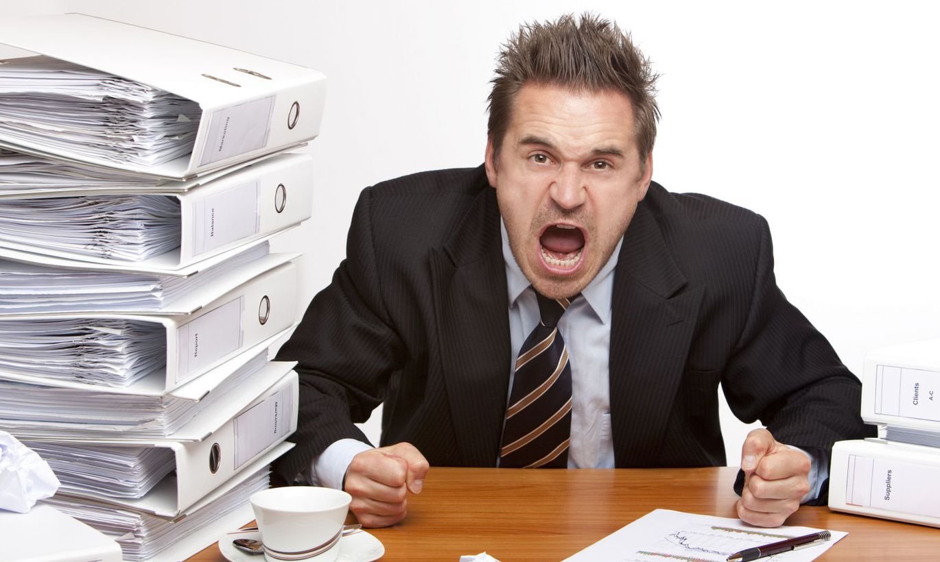 Штраф за хамство: чиновников накажут рублём за оскорбления граждан