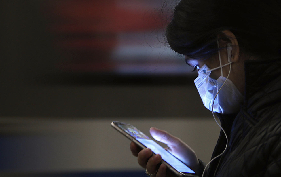 Эксперты заявили о практике передачи данных россиян через госприложения