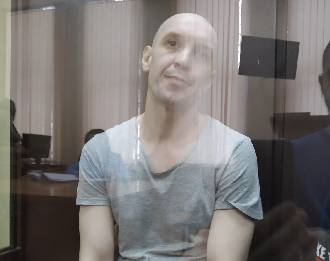 На разбой со скотчем и пистолетом (ВИДЕО)