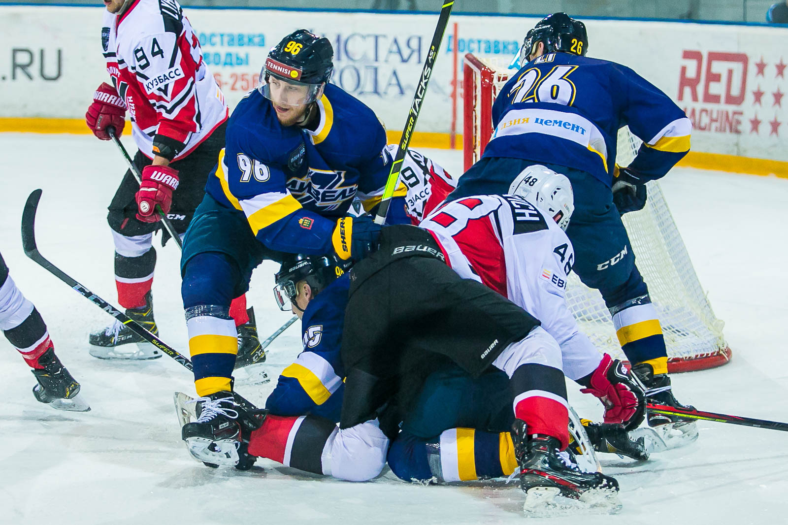 Отчет о матче «Дизель» — «Металлург» — 2:5 (2:0, 0:3, 0:2