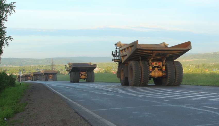 Опасное соседство на общих дорогах
