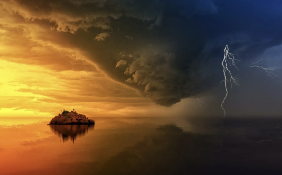 Молния Тора разгонит адскую жару в Кузбассе