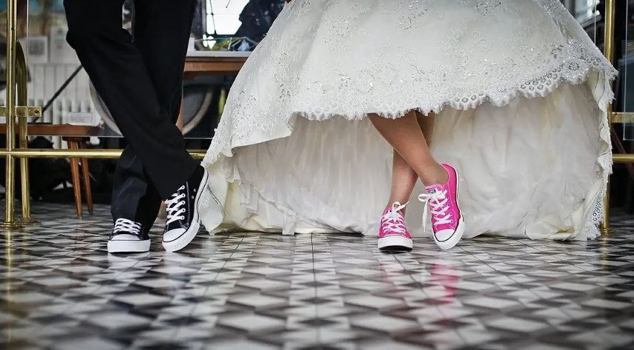 Жителям России разрешили регистрацию браков на дому