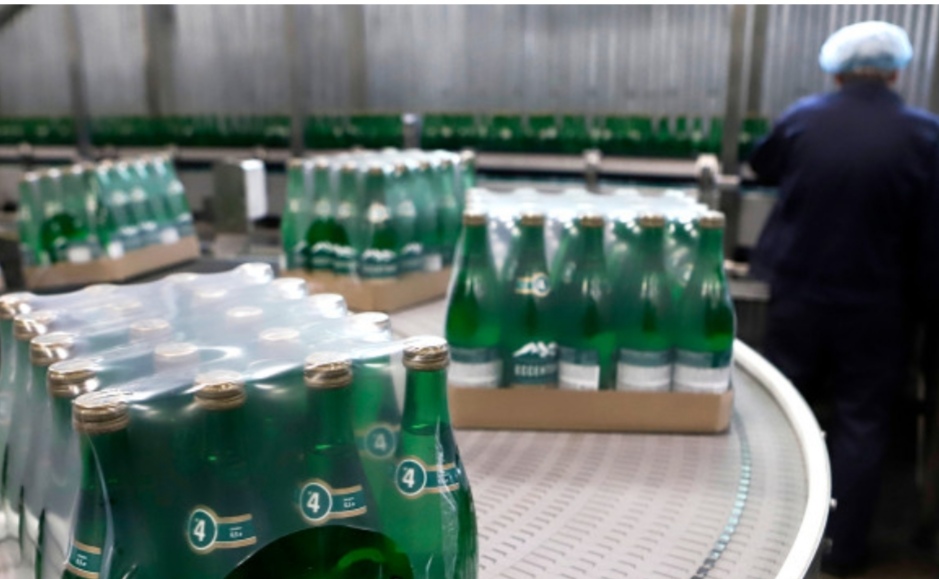 В России введут контроль за производством воды от скважины до прилавка Искать контрафактную природную воду будут с помощью аналога алкогольной ЕГАИС