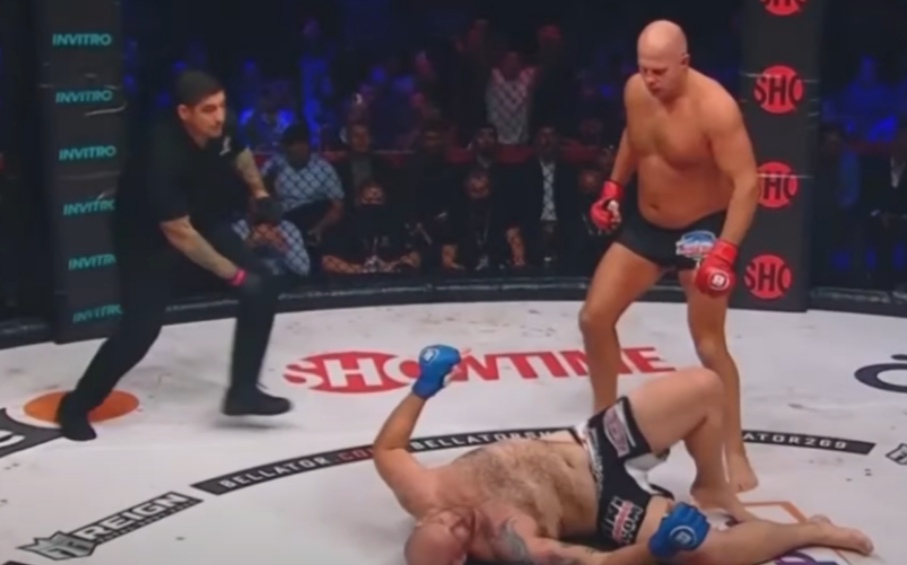 Емельяненко нокаутировал Джонсона в первом