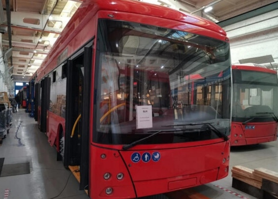 С троллеями и без