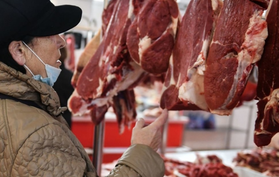 СМИ: Минсельхоз хочет отменить пошлину на мясо ради стабилизации цен