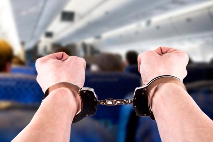 Авиадебошир из Подмосковья проведёт 10 суток в кемеровском спецприёмнике (ВИДЕО)