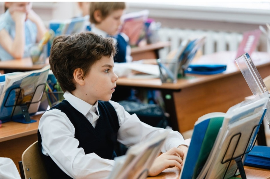 По каким учебникам теперь будут учить школьников