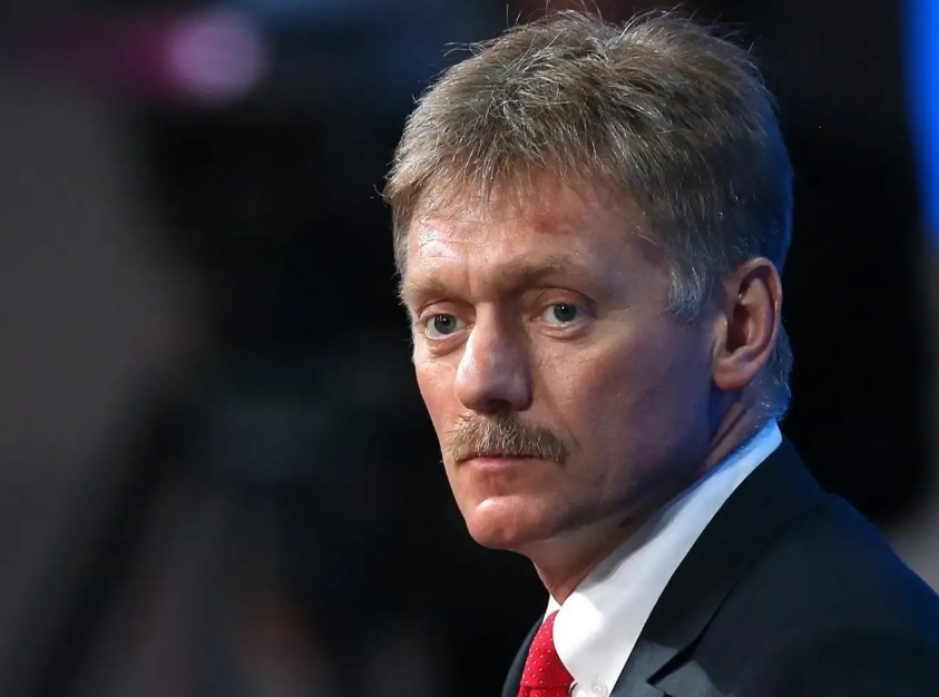 Песков заявил об очищении общества от предателей в непростые времена