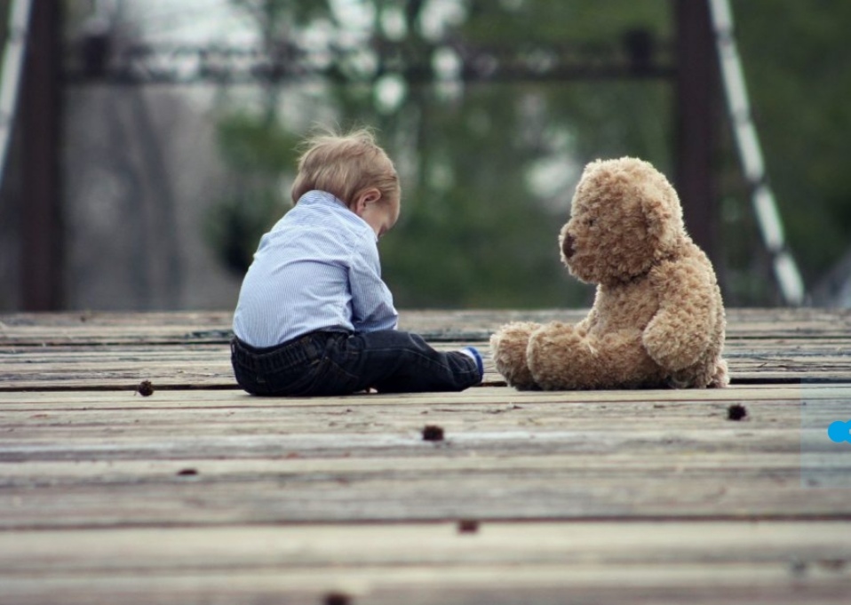 В Новокузнецке 3-летний малыш в одиночестве разгуливал ночью по городу