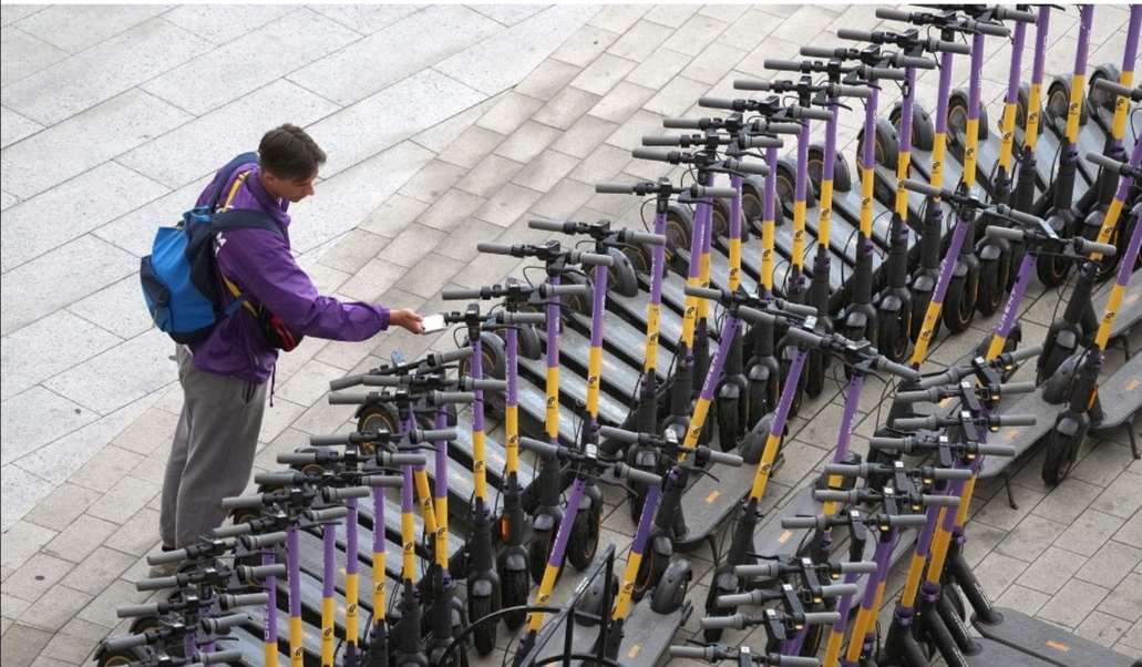 Средства и передвижение: россияне стали тратить на аренду самокатов втрое больше