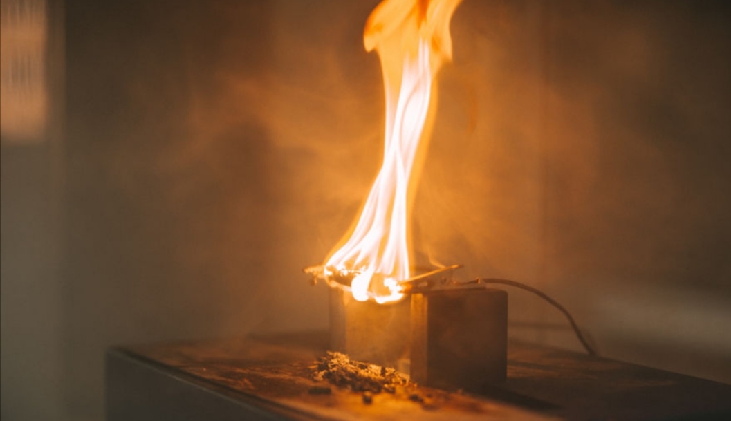 Сотрудники административного здания в Новокузнецке эвакуировались из-за задымления