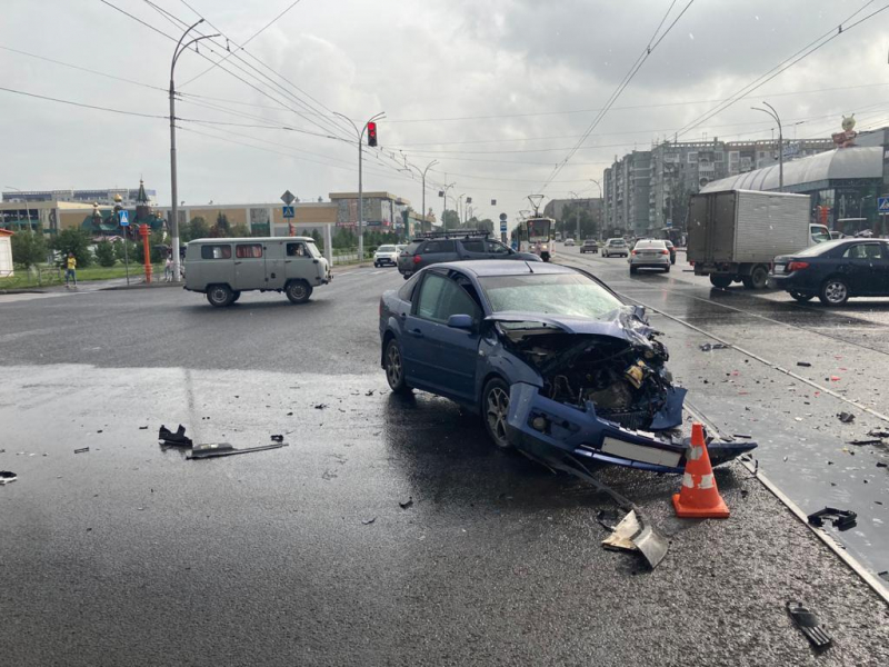 Водители иномарок спровоцировали ДТП. Пострадал ребёнок