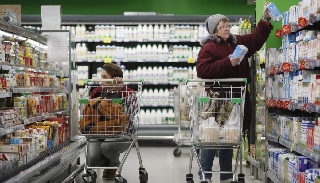 Нелегальная партия: молоко, сигареты и минералку возьмут под контроль